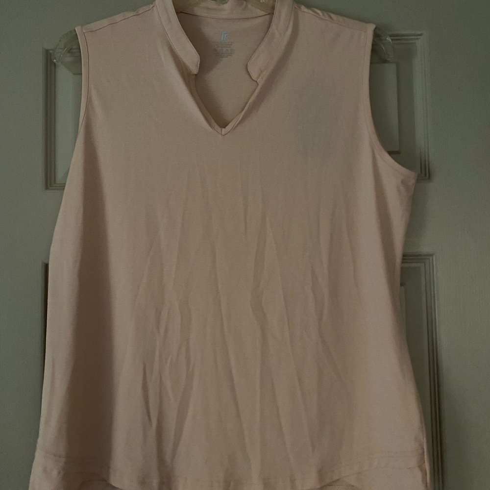 Women's Sleeveless Workout Top in Pink